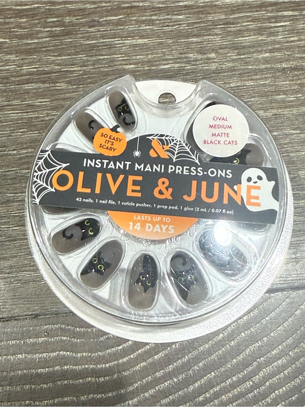 NWT Olive & June Instant Mani Press-Ons Oval Medium Matte Black Cats
